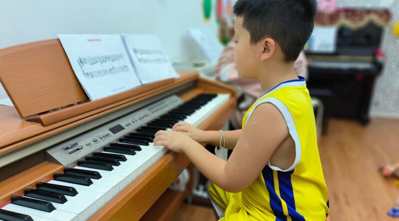 lớp học piano mùa hè