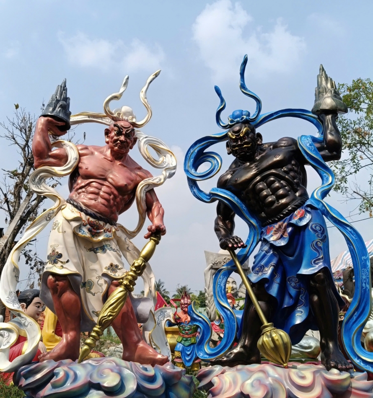tượng thần hộ pháp kim cang