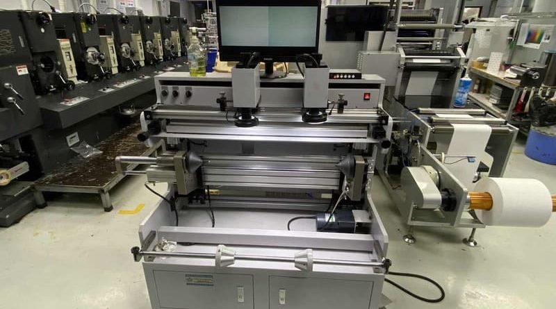 Máy dán bản in flexo