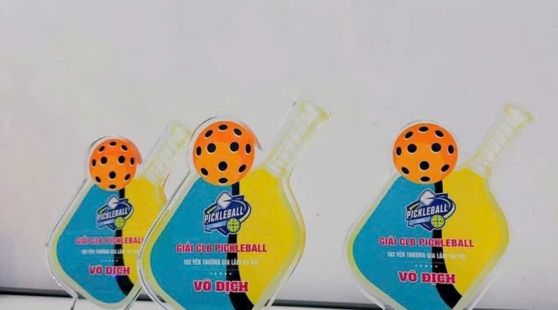 cúp thủy tinh giá rẻ