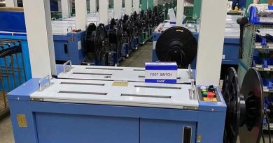 máy đóng đai thùng tự động